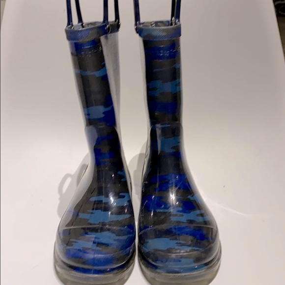 Great for snow or rain! - Picture 1 of 2